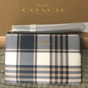 Coach NWT corner zip wristlet, garden plaid print
